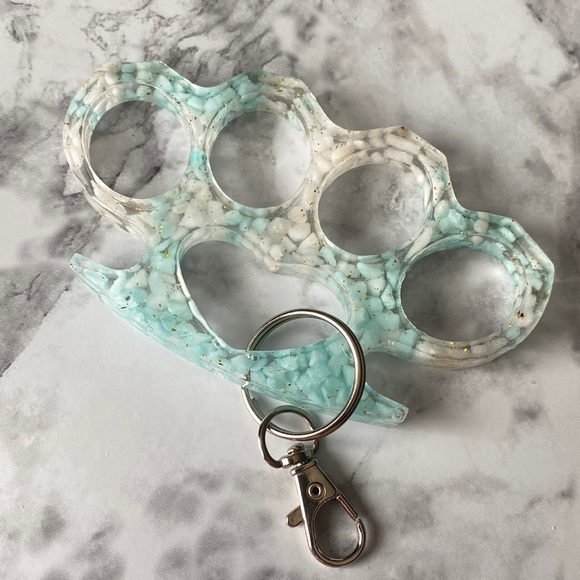 Rock Knuckles keychain - Picture 1 of 5